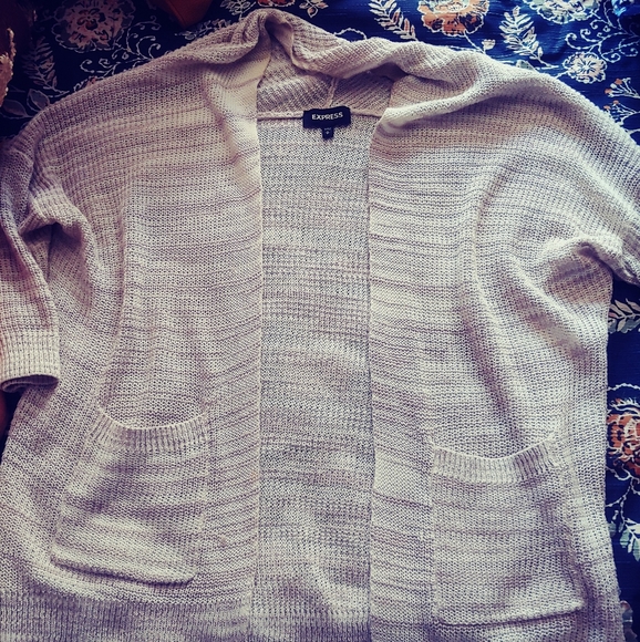 Express 3/4 sleeve sweater 🎄 - Picture 1 of 3